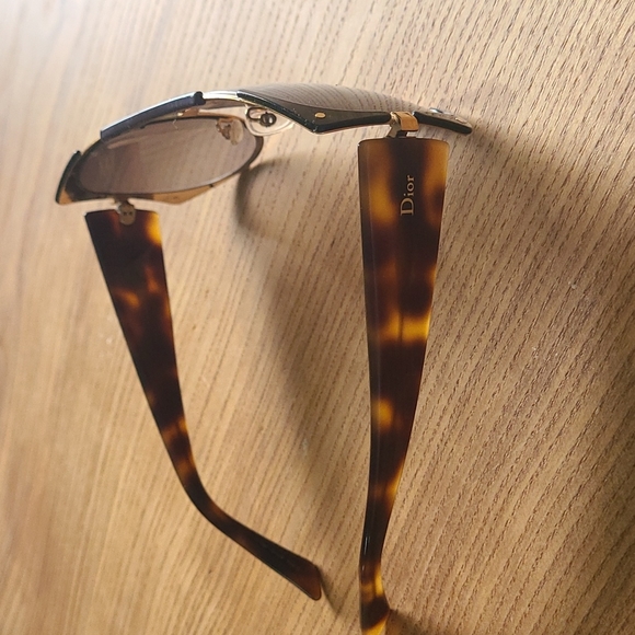 Christian Dior Sunglasses - Picture 2 of 7
